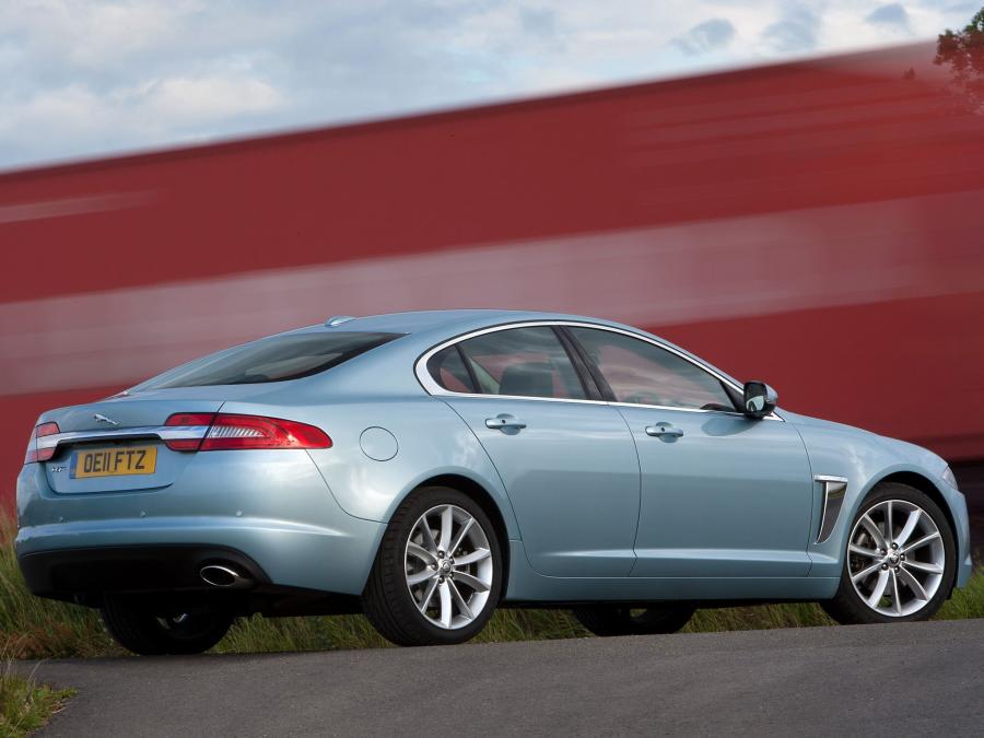  Jaguar XF 2.2 Diesel 2011 года  (UK) (фото 4 из 18)